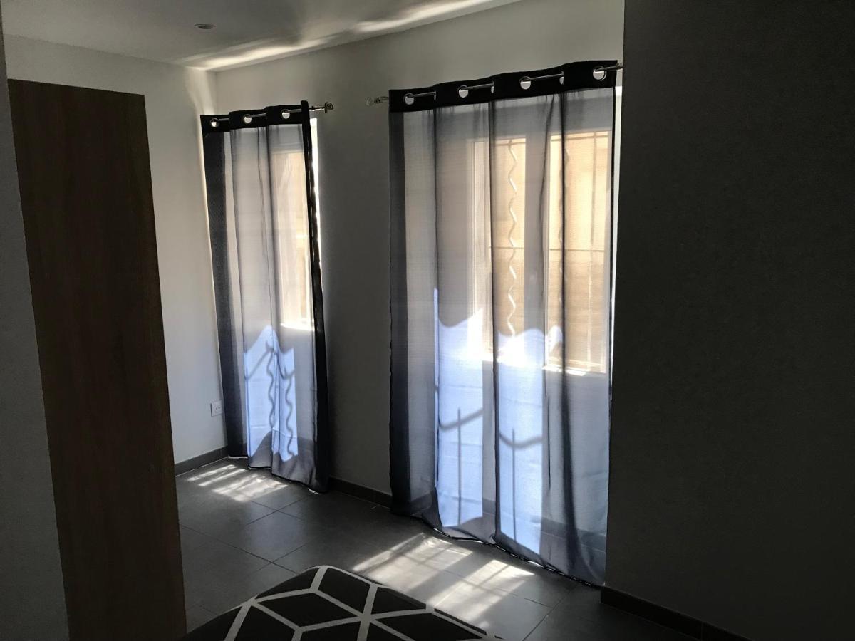 Le Benedictins Apartment Nimes Exterior photo
